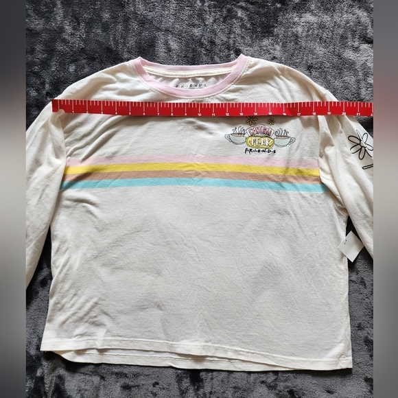 NEW women's FRIENDS TV-show Central Perk Cropped Long Sleeve Shirt size XXL (19) - Picture 9 of 9